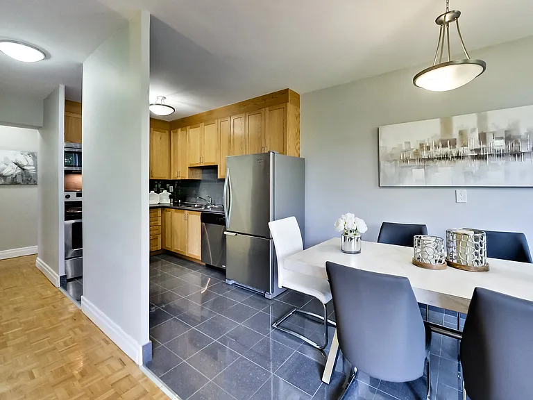 42 Glen Elm Ave #206 — Photo 125