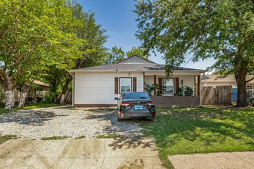 2214 Pine St Photo 1