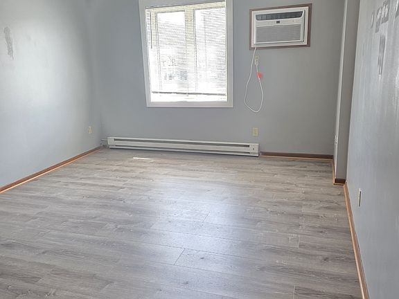4th image of 421 1st Ave E #215