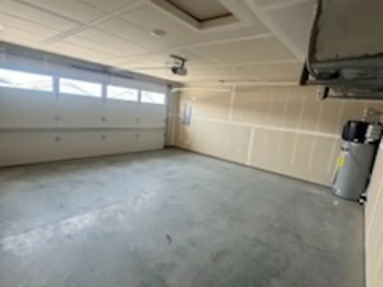 670 Tinley St — Photo 22