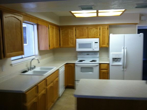 3rd image of 505 Vine Way