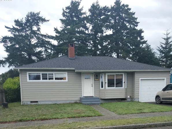 2075 Johnson St, North Bend, OR 97459