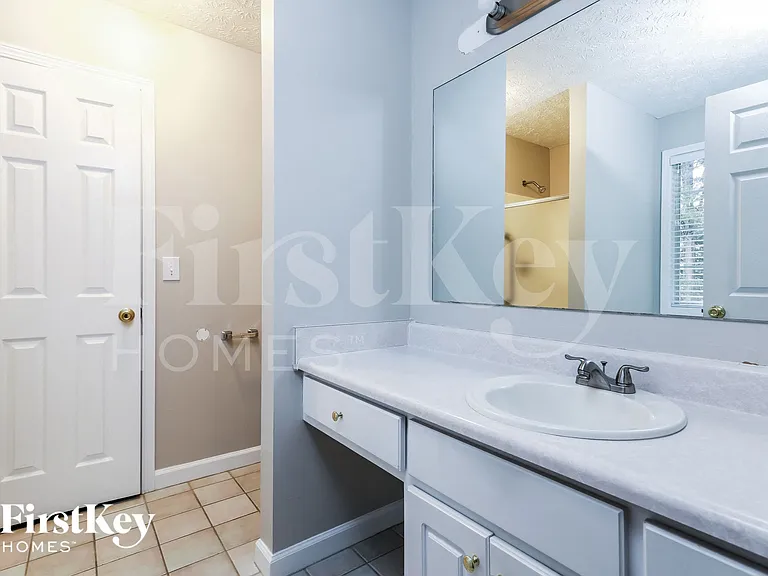 241 Ryan Rd — Photo 7