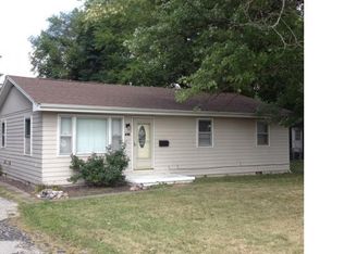 625 E Spruce St, Chatham, IL 62629