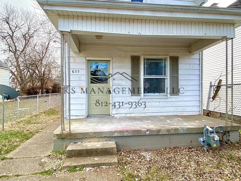 635 E Maryland St — Photo 1