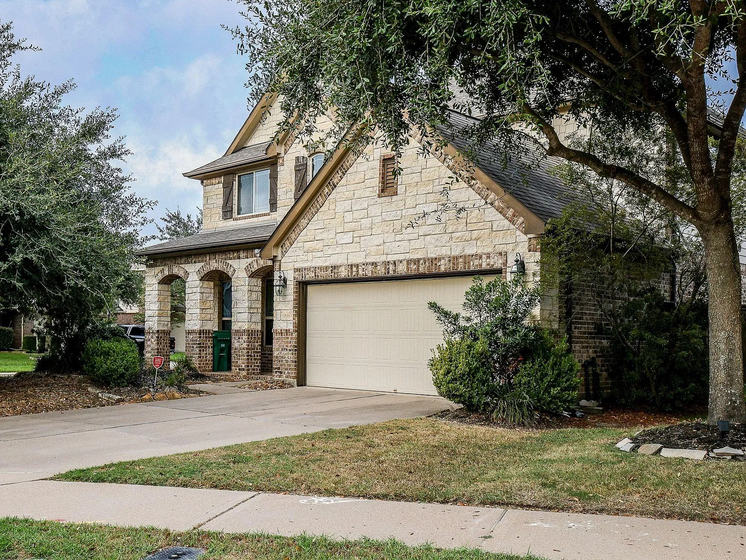 4 bed, 2.5 bath, 2797 sqft, $2,700 — Photo 3
