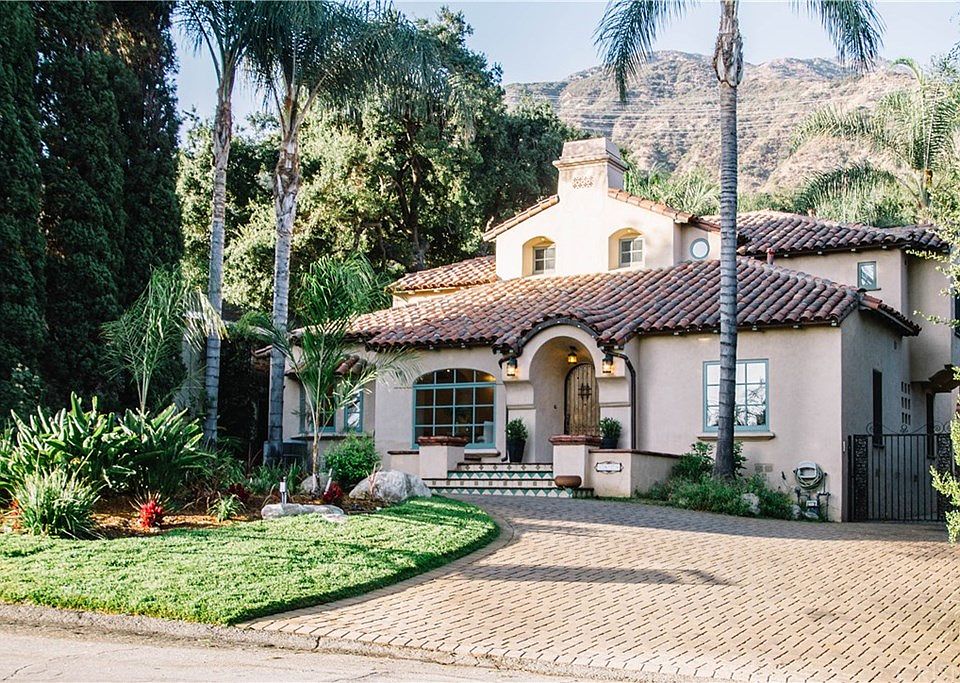 1st image of 1879 E Altadena Dr