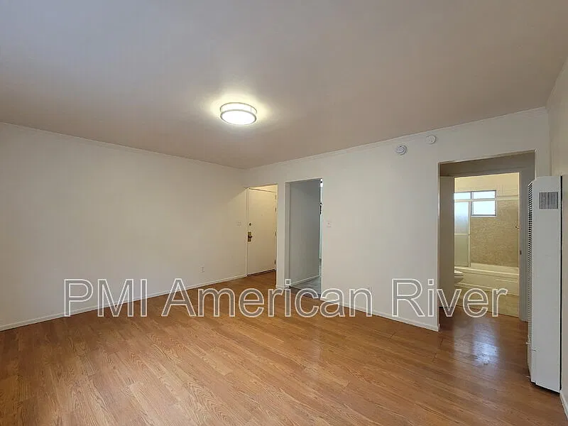 2 bed, 1.0 bath, 650 sqft, $1,750 — Photo 3