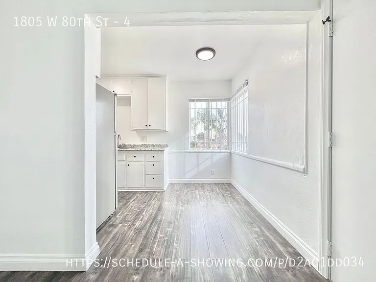1805 W 80th St #4 — Photo 2