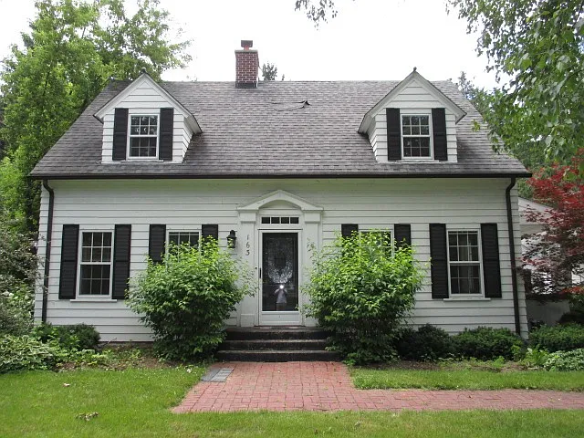 163 Lincoln St photo 1