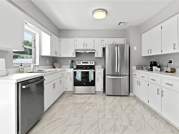 4th image of 6136 Ashland Ave