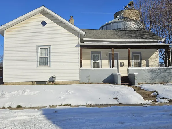 402 N Sheldon St, Charlotte, MI 48813
