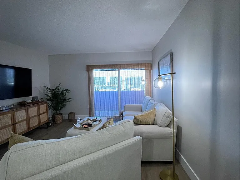 400 Kings Point Dr #1027 — Photo 17