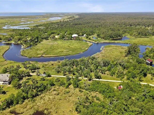 Mayer Dr, Slidell, LA 70460