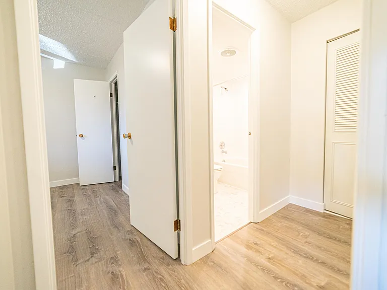 306 Balsam St — Photo 9