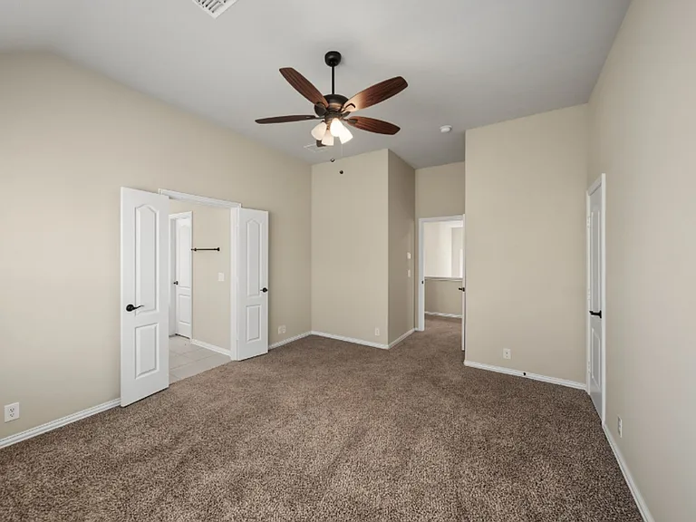 504 Ridgewater Trl — Photo 37