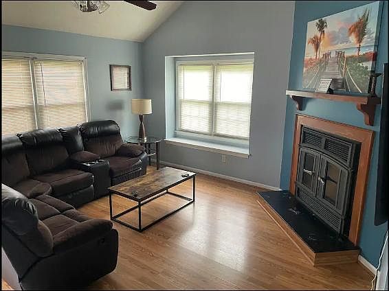 2nd image of 113 Parkway Dr