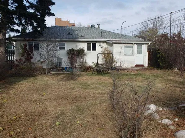 8611 47th Ave NW, Calgary, AB T3B 2A1