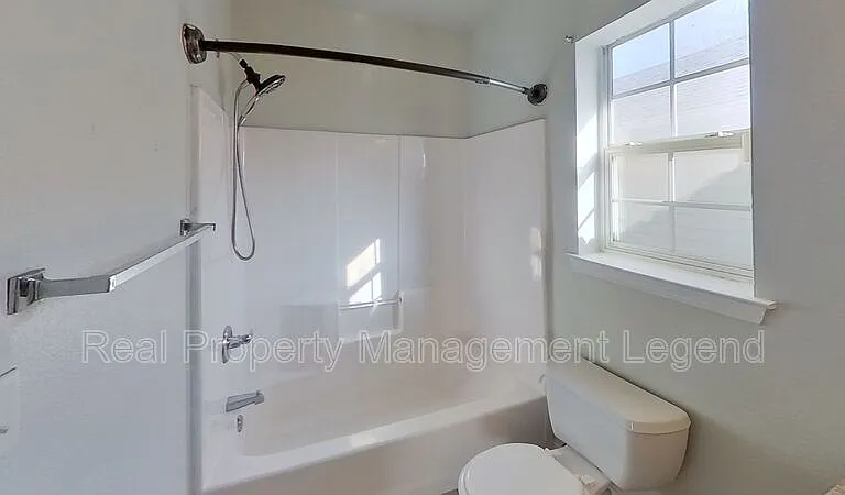 1614 S Montgomery St — Photo 15