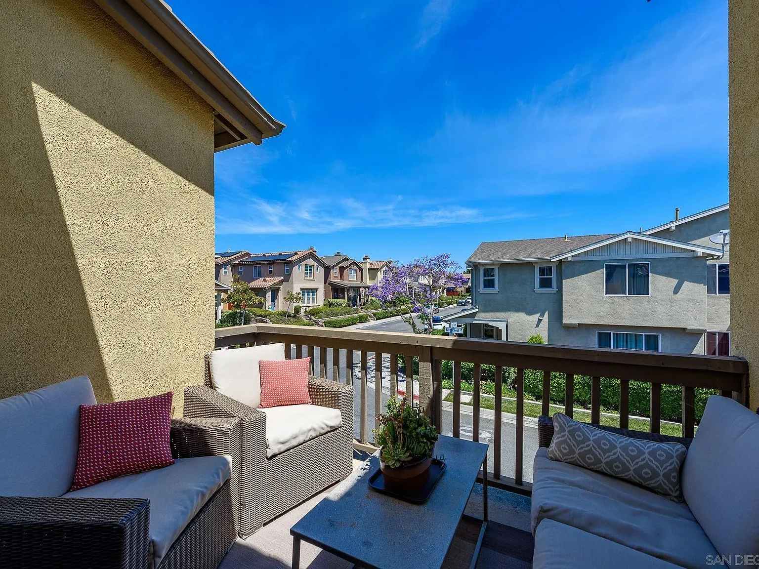 2 bed, 2.0 bath, 1334 sqft, $3,375 — Photo 2