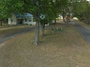 201 Richland Dr, Lockhart, TX 78644