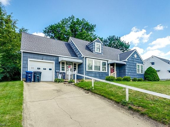 2nd image of 297 E Dresden Ave