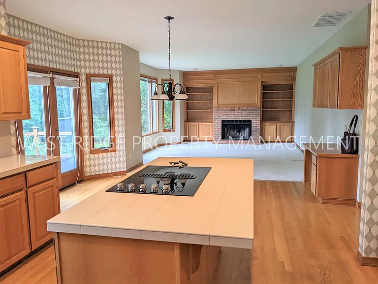 19772 Bellevue Way — Photo 11