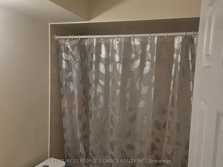 68 Pennyroyal Cres — Photo 16