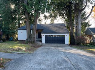 275 NE Scott Dr, Gresham, OR 97030