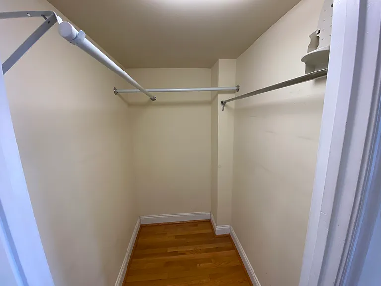 1122 K St NE — Photo 15