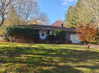 97 Promenade Dr, aquebogue, NY 11931