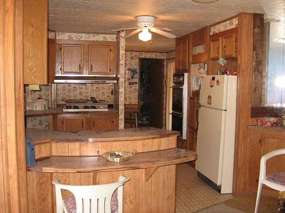 4th image of 1693 Arena Dr