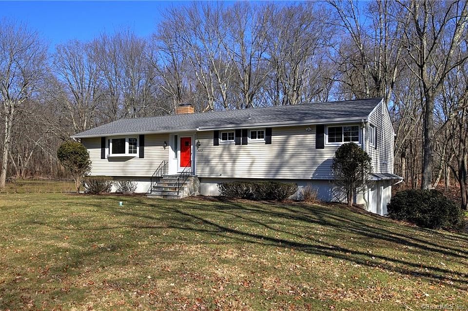 Well maintained 3 bedroom ranch situated in quiet neighborhood!