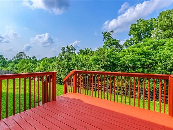 5th image of 729 Sprucewood Dr