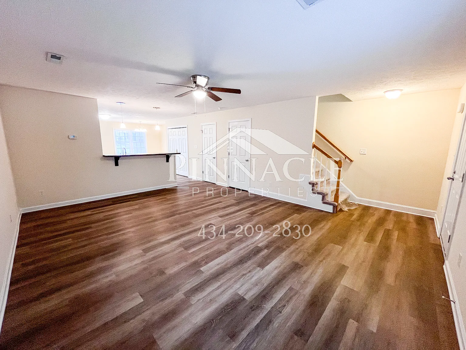 3 bed, 2.5 bath, 1600 sqft, $1,725 — Photo 3