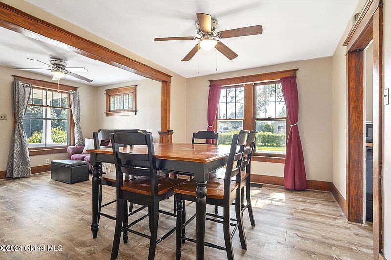 4th image of 1386 Evergreen Avenue