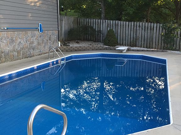 3rd image of 106 Creola Dr