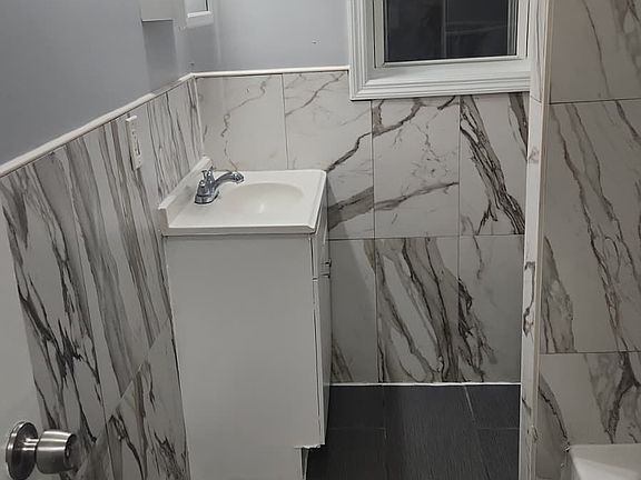 5th image of 40 Benkard Ave APT 3