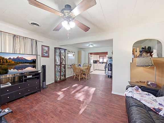 4th image of 4127 56th St