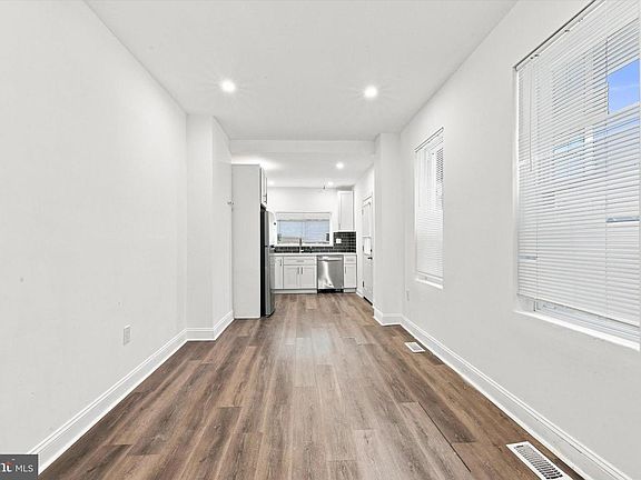 4th image of 3059 Martha St