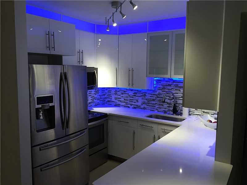 2nd image of 7441 Wayne Ave APT 1R