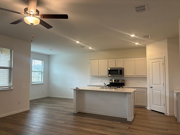 4th image of 1447 Mesquite Ln
