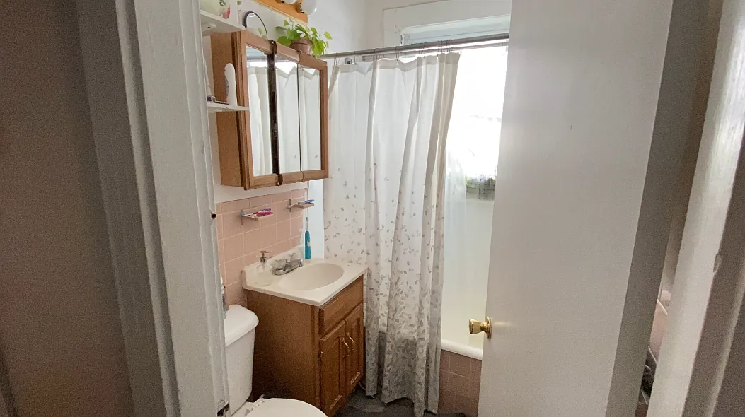 2 bed, 900 sqft, $2,675 — Photo 3