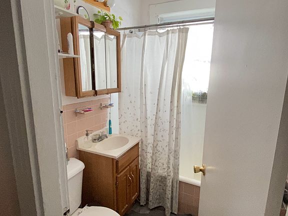 3rd image of 31 Lourdes Ave #3