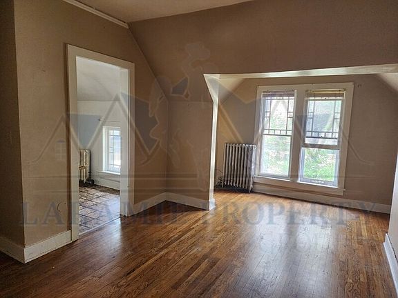 3rd image of 816 Grand Ave APT 4