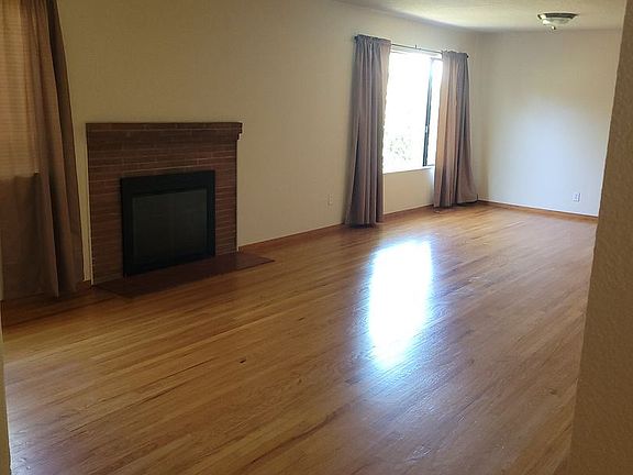 3rd image of 1522 Shasta Ave