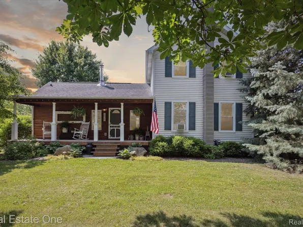 5029 Sullivan Rd, Lapeer, MI 48446