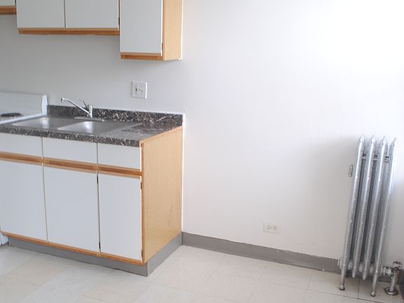 2nd image of 327 N Pine Ave APT 302