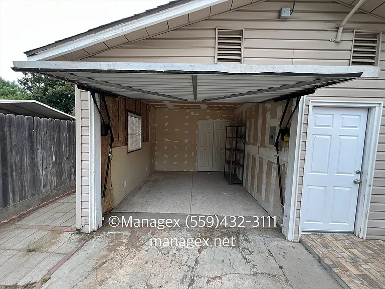 1011 3rd St — Photo 3
