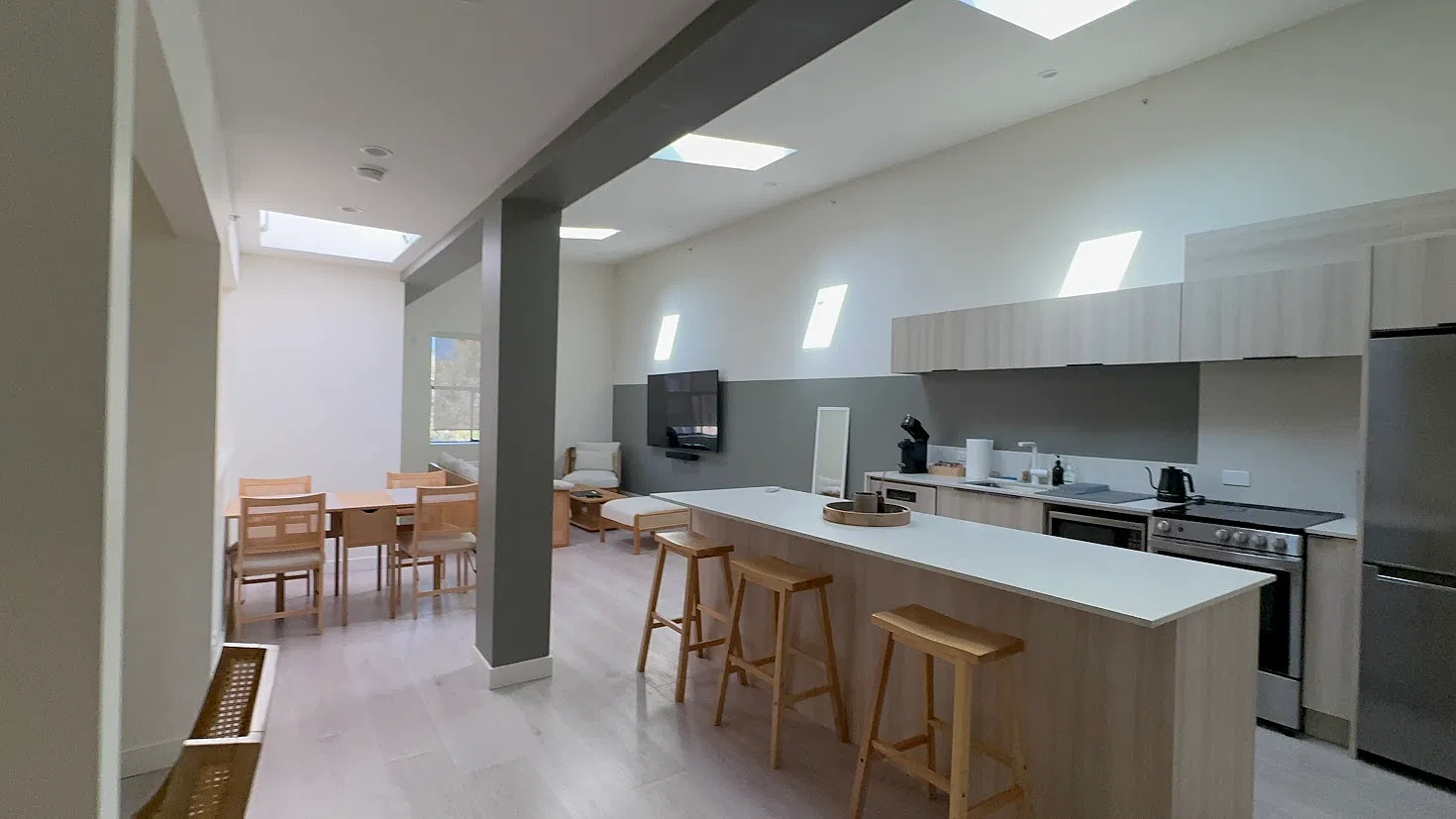 1 bed, 816 sqft, $2,650 — Photo 3